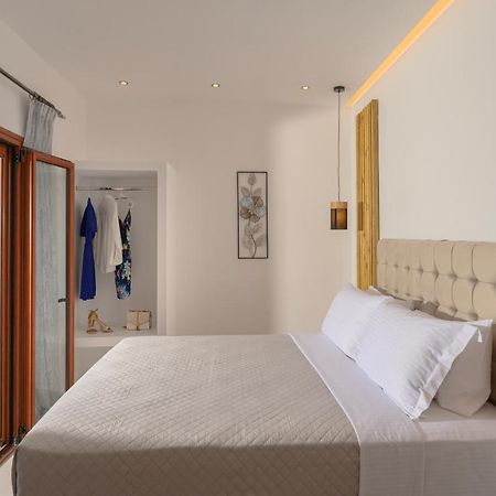 Auster House Santorini Apartamento Kamári Exterior foto